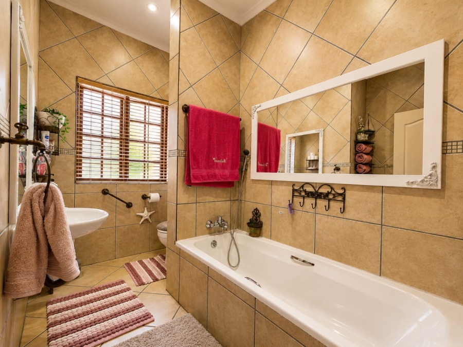 3 Bedroom Property for Sale in Landsmeer Residential Estate North West